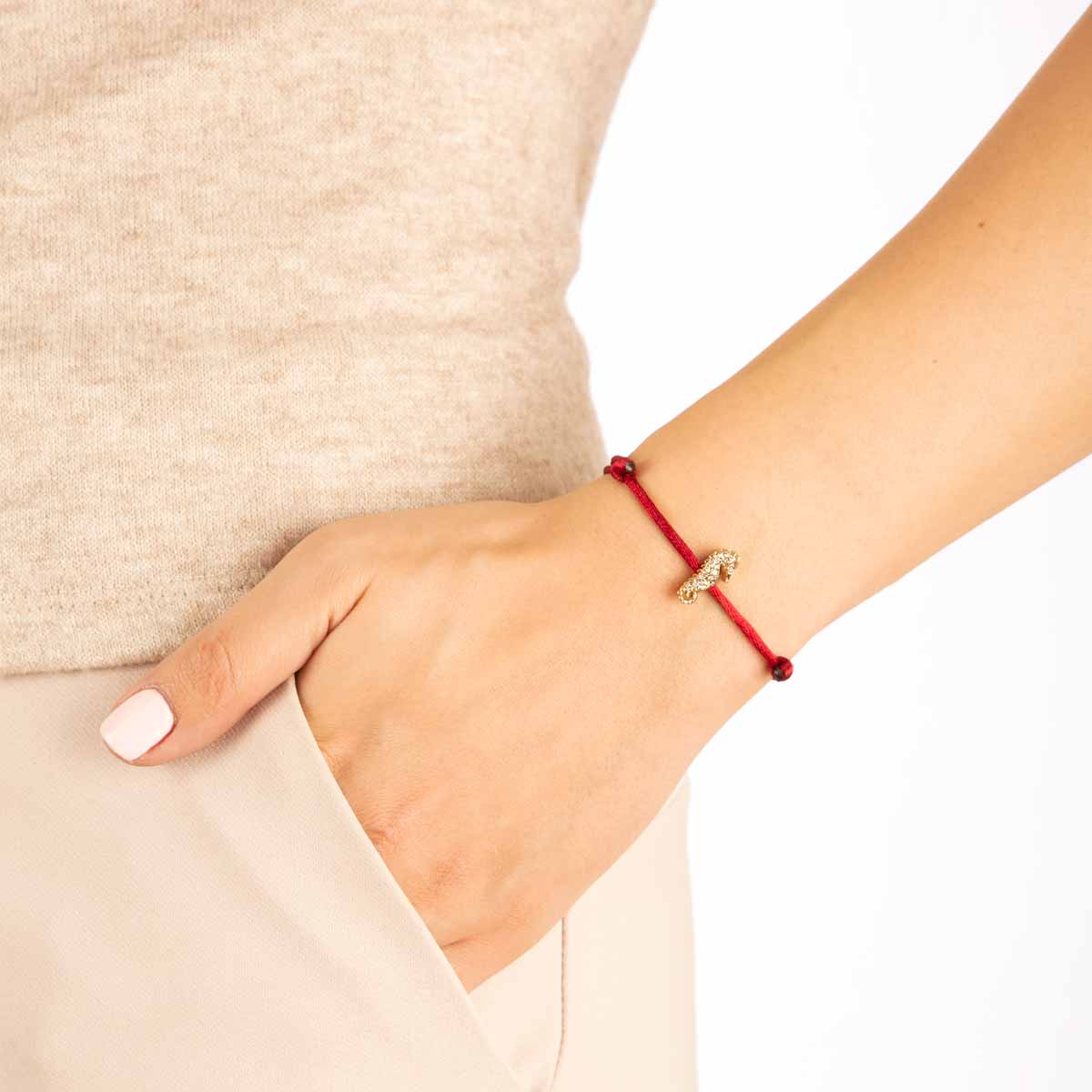 دستبند طلا اسب دریایی نگین دار پرسته