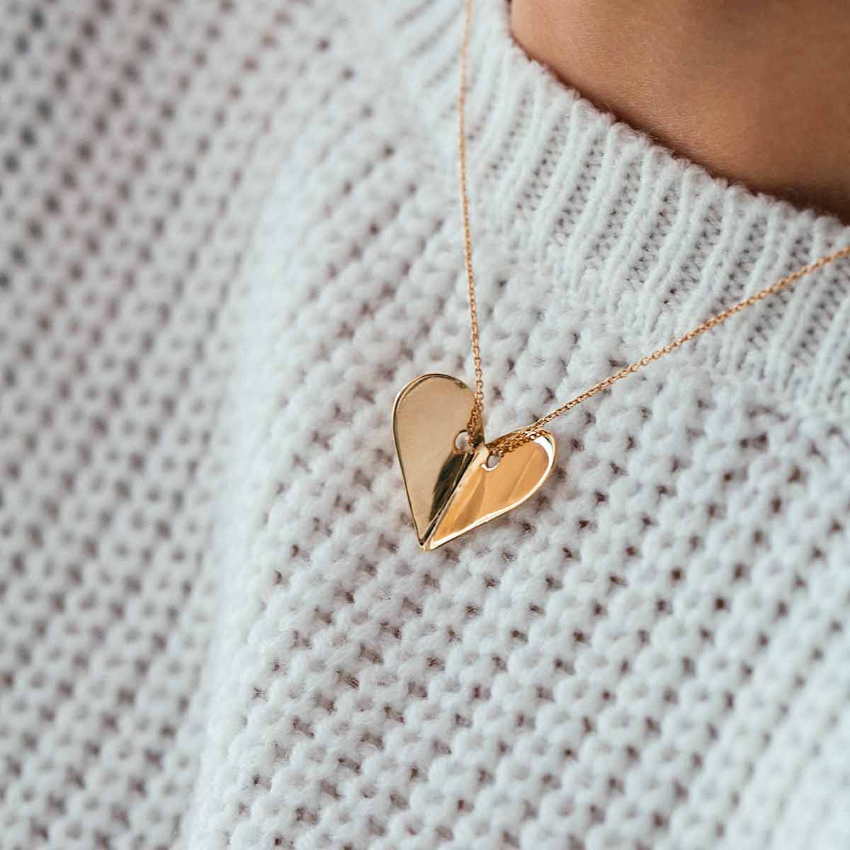 گردنبند طلا قلب پرسته