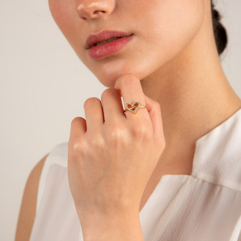 انگشتر طلا قلب متحرک و نگین سفید