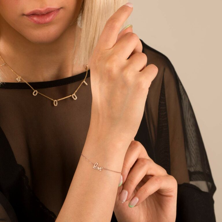 دستبند طلا Love