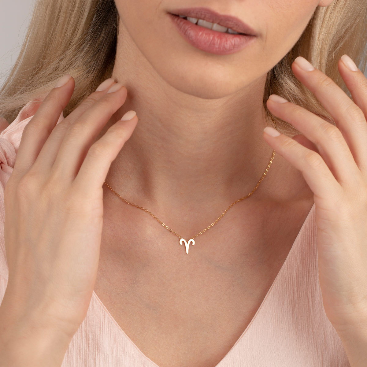 گردنبند طلا ساین ماه فروردین