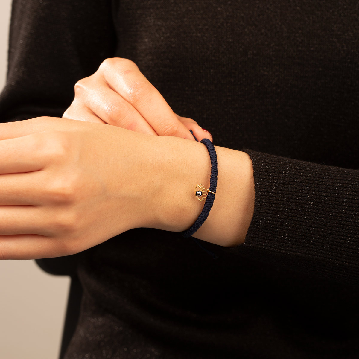 دستبند طلا بافت مشکی چشم