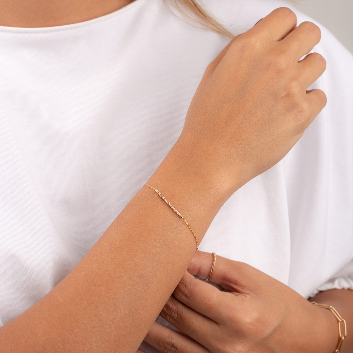 دستبند طلا نایومی صورتی - تصویر 3