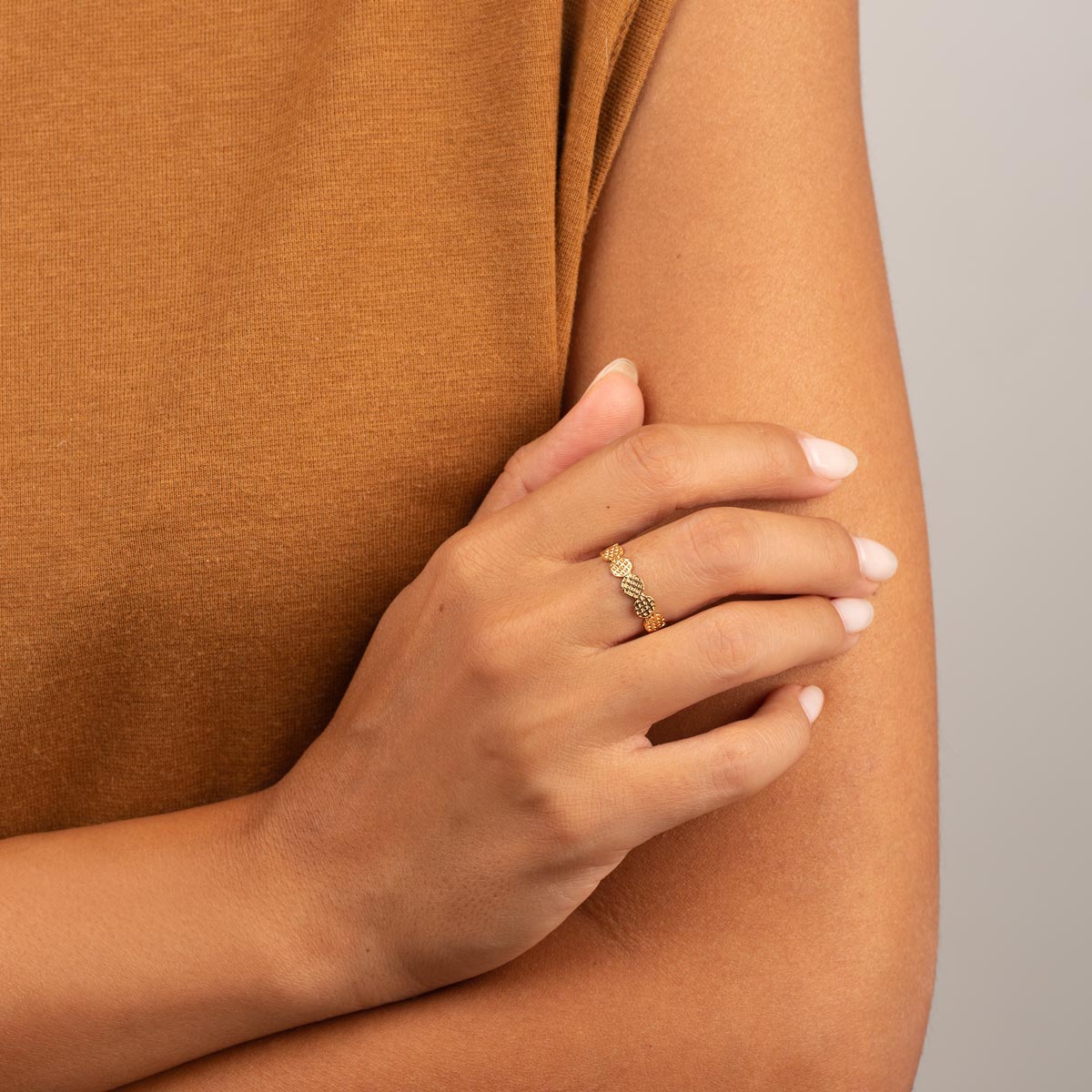 انگشتر طلا کوبیده مربع - تصویر 3