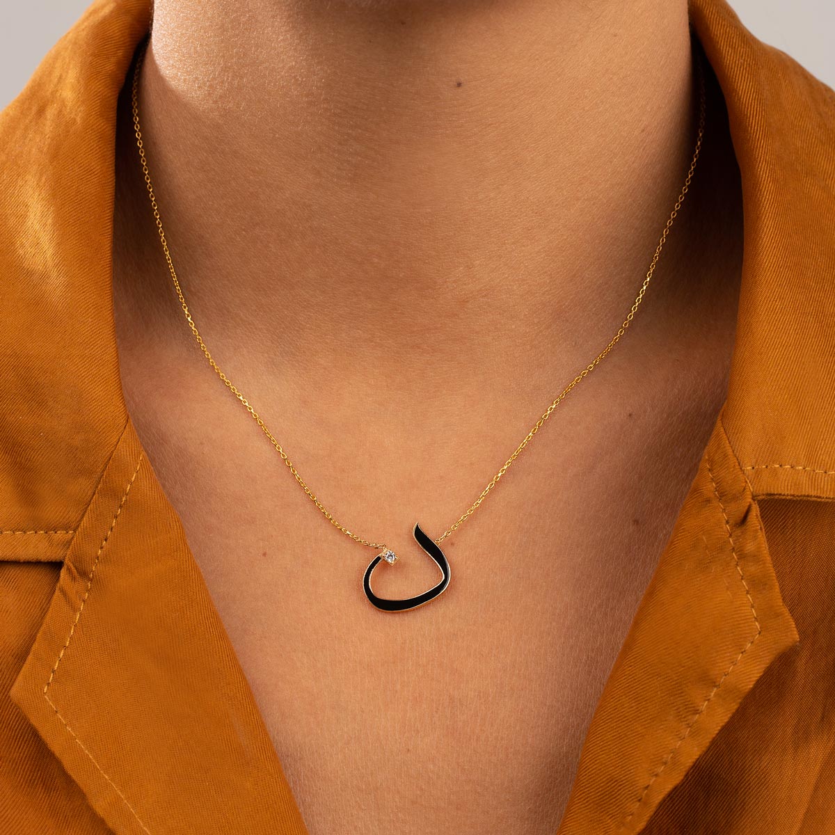 گردنبند طلا میناکاری حرف ن - تصویر 2