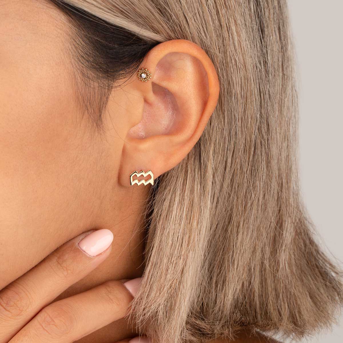 گوشواره طلا ساین ماه بهمن