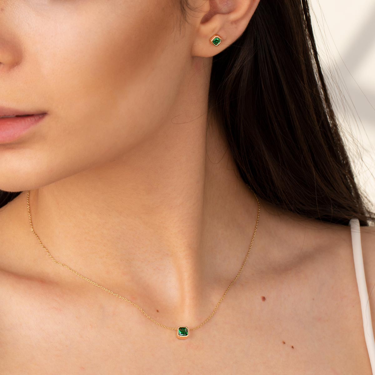 گوشواره طلا نگین سبز لیانا - تصویر 3