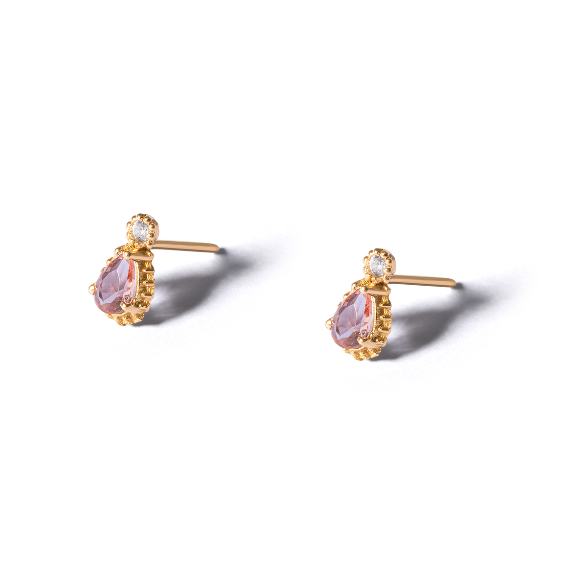 Shiny gold earringsg
